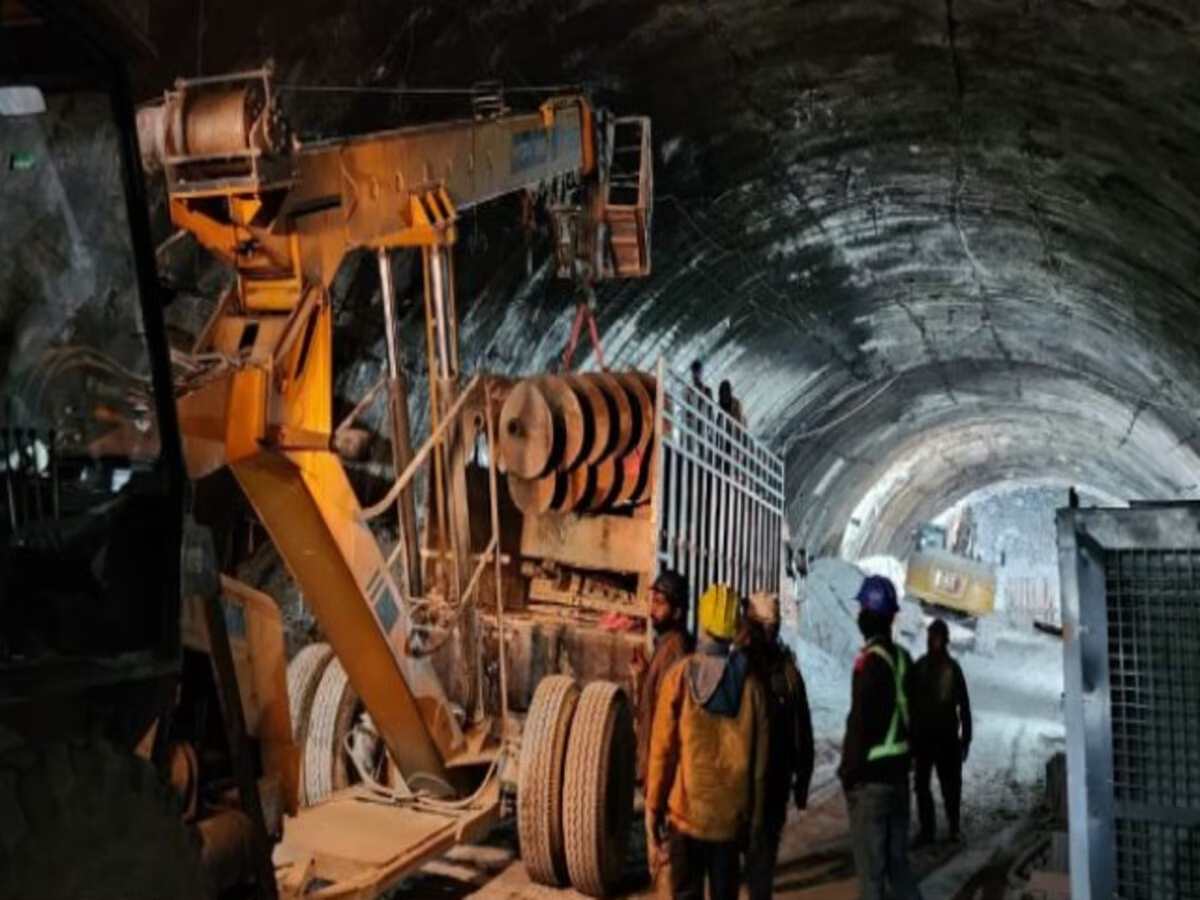 Read more about the article उत्तराखंड के उत्तरकाशी में 40 जिंदगियों को बचाने की जंग 50 घंटे से जारी है