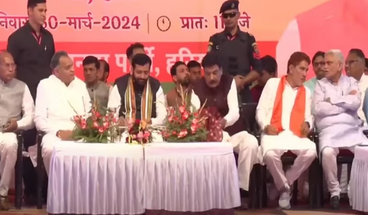 Read more about the article CM Nayab Saini reached Hansi: मुख्यमंत्री बनने के बाद पहली यात्रा, चुनावी रैली को संबोधित करेंगे