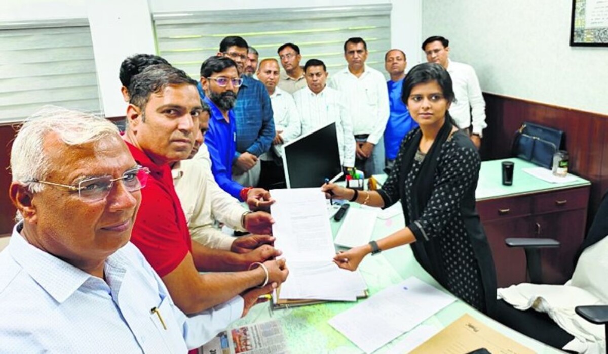 Read more about the article Haryana: स्कूल संचालकों और RTA के बीच, तीन दिवसीय हड़ताल शुरू होती है, मिनी सचिवालय में ADC को प्राथमिकता दी गई