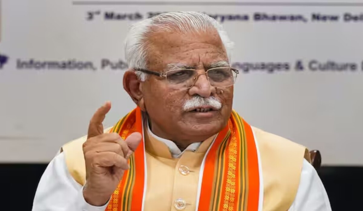 You are currently viewing Haryana News: पूर्व मुख्यमंत्री Manohar Lal ने Congress के गरीब महिलाओं को 1 लाख रुपये देने के वादे पर की पोस्टमार्टम, फिर यह कहा