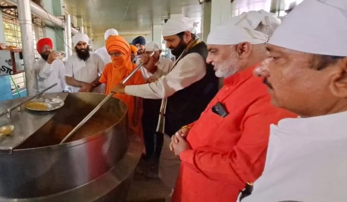 Read more about the article Haryana News: पूर्व मुख्यमंत्री Manohar और मुख्यमंत्री Saini ने चुनाव प्रचार का कमांड संभाला, मतदाताओं की धड़कन सुनते हुए चुनाव प्रचार के दौरान