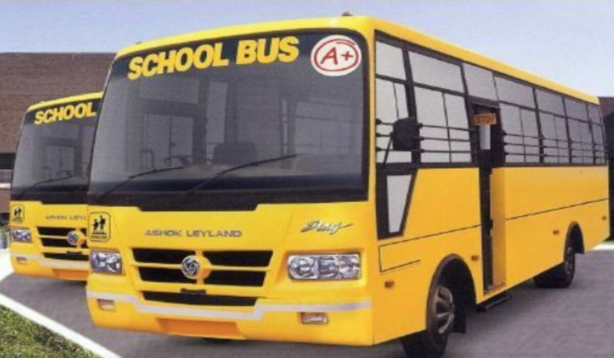 You are currently viewing Haryana के इस जिले में अब 10 साल से पुरानी स्कूल बसें नहीं चलेंगी, महेंद्रगढ़ हादसे के बाद प्रशासन का बड़ा फैसला