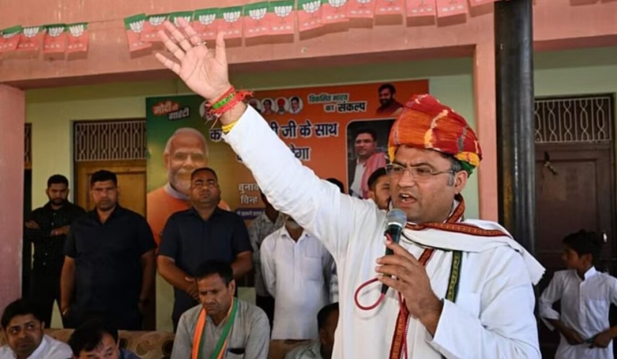 Read more about the article Haryana: फतेहाबाद के करनौली गांव में BJP उम्मीदवार Ashok Tanwar के खिलाफ किसानों का प्रदर्शन, किसानों ने नारे लगाए