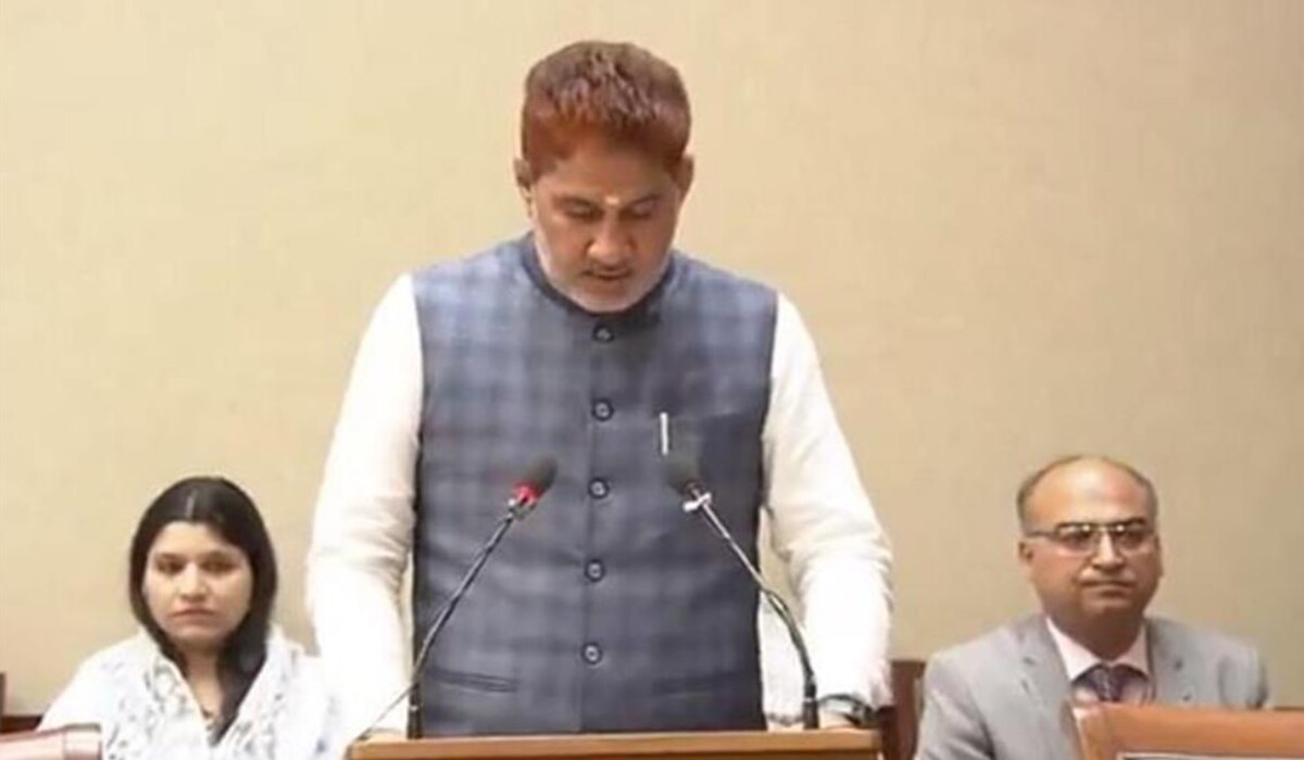 You are currently viewing Haryana के Subhash Barala ने राज्यसभा में शपथ ली, उपराष्ट्रपति जगदीप धनखड़ ने शपथ दी