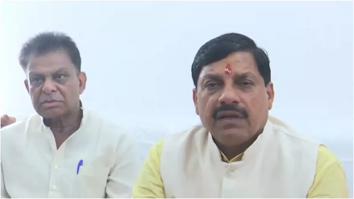 You are currently viewing शहीद जवान की अंतिम विदाई में छिंदवाड़ा पहुंचे CM मोहन यादव