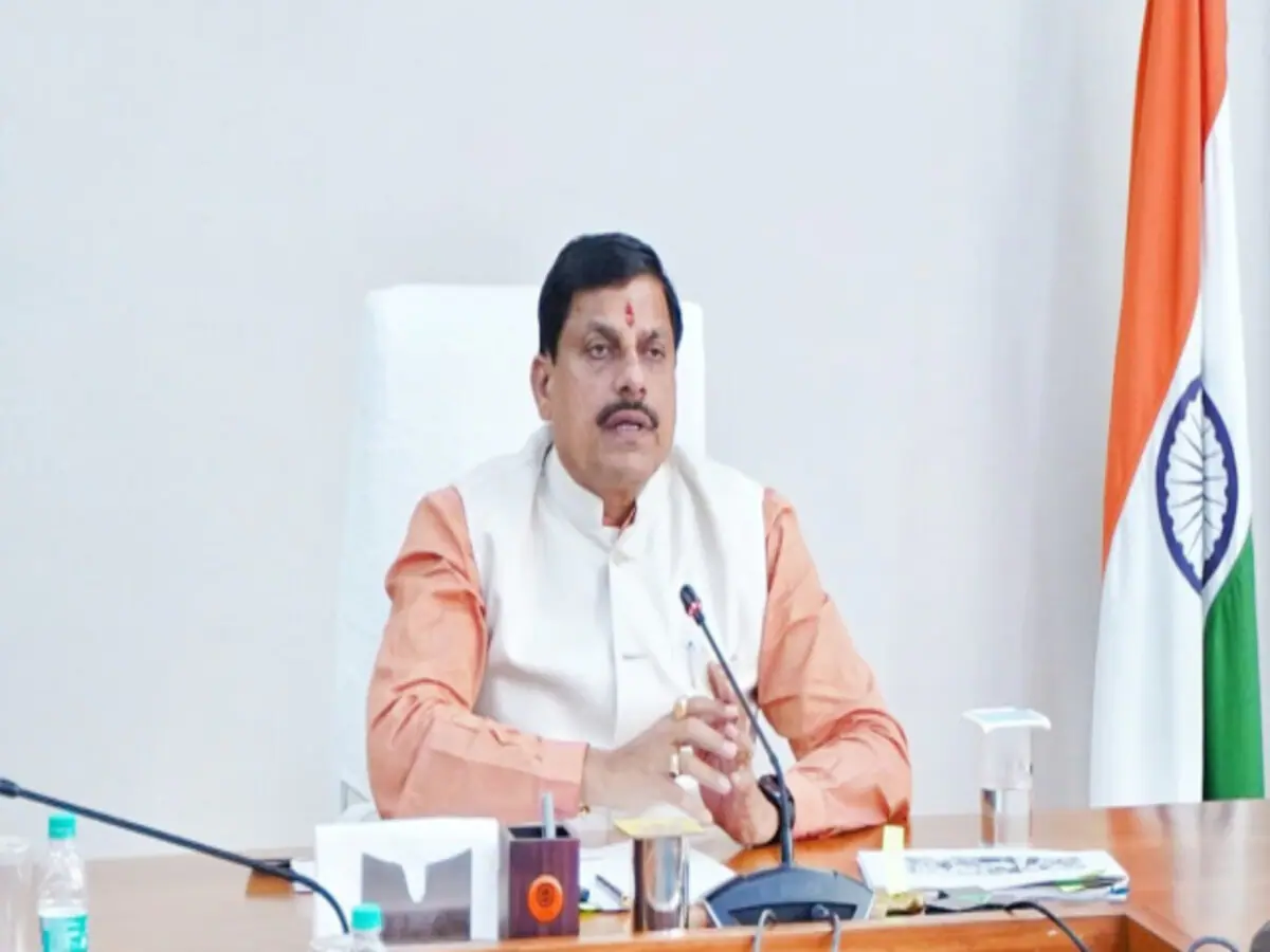 You are currently viewing सीएम आवास के ऋण होंगे माफ, 2 लाख पदों पर भर्तियां, दीनदयाल रसोई काउंटर, कांजी हाउस में प्रति गौवंश 40 रुपये दिए जाएंगे