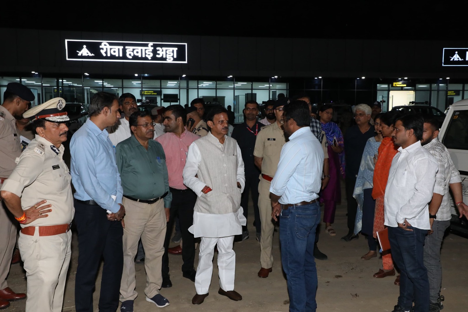 You are currently viewing 21 अक्टूबर को प्रधानमंत्री नरेन्द्र मोदी वर्चुअली करेंगे रीवा एयरपोर्ट का लोकार्पण, उप मुख्यमंत्री राजेन्द्र शुक्ल ने तैयारियों का लिया जायजा