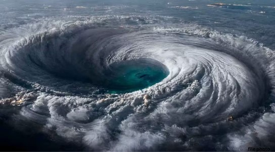 You are currently viewing चक्रवाती तूफान ‘दाना’: मध्यप्रदेश में बदला मौसम, 27, 28 और 29 अक्टूबर को पूर्वी हिस्से में बूंदाबांदी का अलर्ट