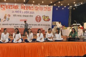 Read more about the article जबलपुर पुस्तक मेले का भव्य आगाज, लोक निर्माण मंत्री राकेश सिंह ने किया शुभारंभ: छात्रों को अब सस्ते दामों पर मिलेंगी एनसीईआरटी की किताबें, स्कूली यूनिफॉर्म, बैग और स्टेशनरी पर भी 20-50% तक की छूट