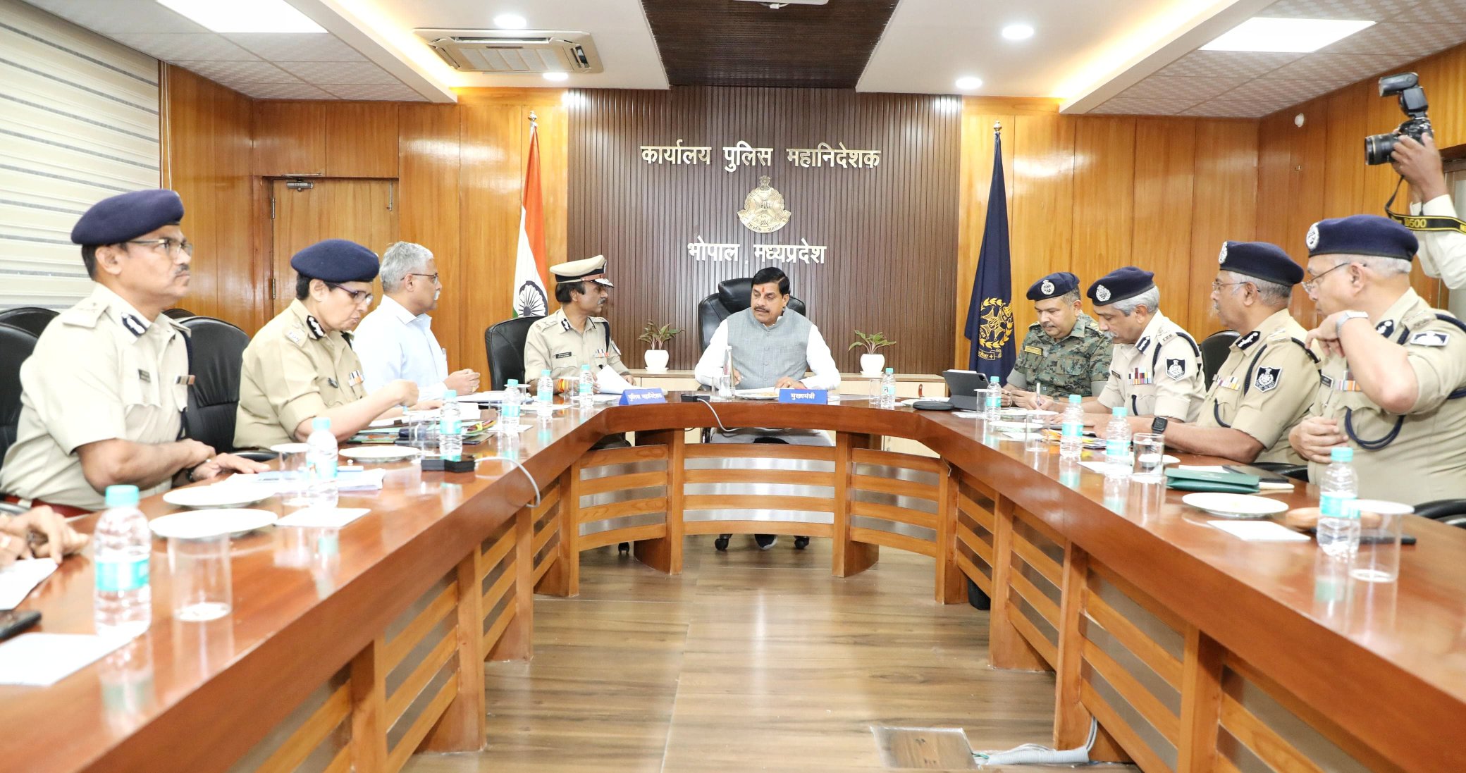 Read more about the article MP में पाकिस्तानी नागरिकों को प्रदेश से बाहर करने का अभियान तेज़: सीएम डॉ. मोहन यादव ने दिए कड़े निर्देश, कहा – शिक्षण संस्थाओं पर विशेष निगरानी की जाए