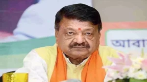 Read more about the article इंदौर में मंत्री कैलाश विजयवर्गीय बाल-बाल बचे: जन्मदिन कार्यक्रम में मंच गिरा, मचा हड़कंप; वीडियो हो रहा वायरल!
