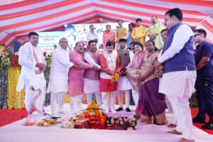 Read more about the article भोपाल में बनेगा “भोज-नर्मदा द्वार”, सीएम मोहन यादव ने किया भूमिपूजन; नीमच में सौर ऊर्जा संयंत्र का भी किया लोकार्पण!