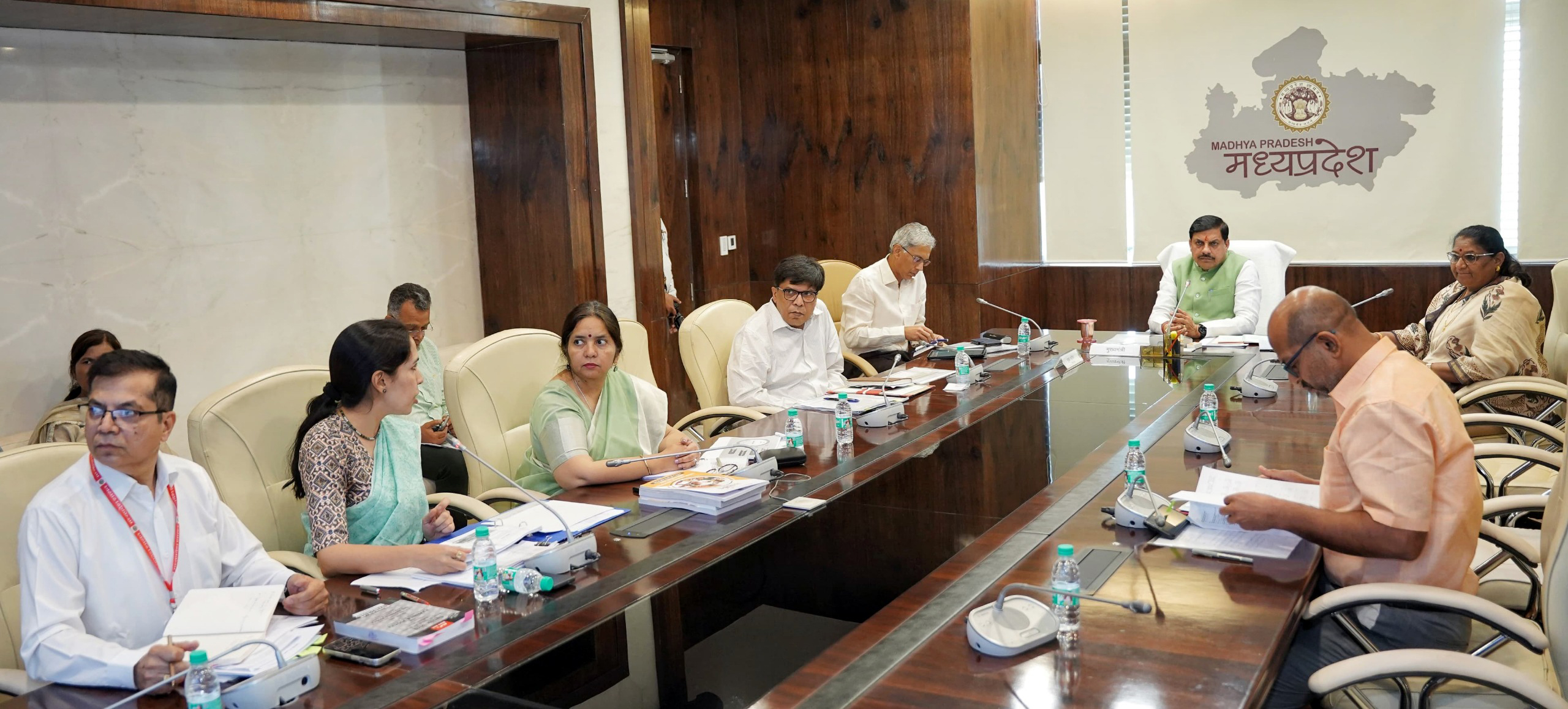 Read more about the article हर शहर में कामकाजी महिलाओं के लिए हॉस्टल, हर गांव में पोषणयुक्त आंगनवाड़ी – CM मोहन यादव का बड़ा ऐलान; महिला एवं बाल विकास विभाग की समीक्षा बैठक में मोटी आई नवाचार को CM ने सराहा