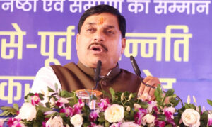 Read more about the article “सरेंडर करो, नहीं तो मारे जाओगे” – बालाघाट से CM की चेतावनी, बोले – 2026 तक MP से ख़त्म होगा नक्सलवाद!