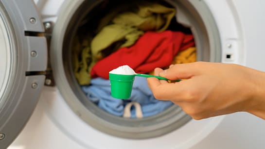 Read more about the article वॉशिंग मशीन में कपड़े धोते समय न करें ये 15 गलतियां – वरना बर्बाद हो जाएंगे आपके पसंदीदा कपड़े!