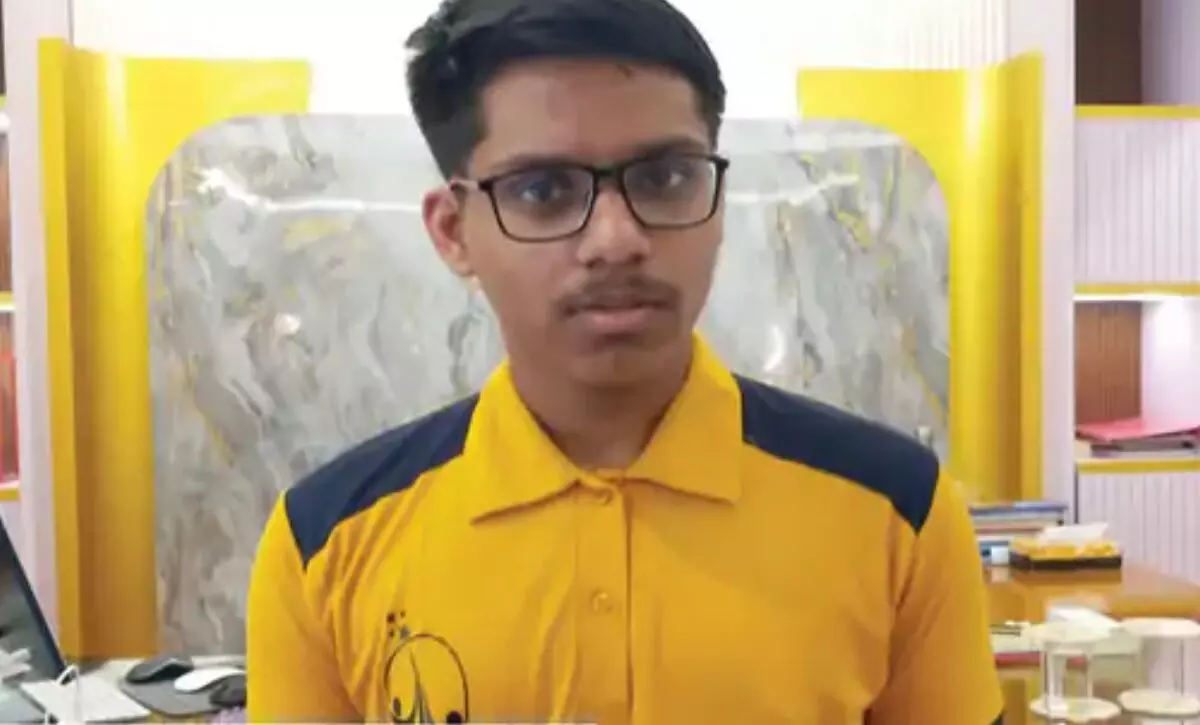 Read more about the article जेईई एडवांस्ड 2025 रिजल्ट: मप्र के माजिद मुजाहिद हुसैन ने पाई ऑल इंडिया रैंक-3, जबलपुर के देव ने कैमिस्ट्री में किए 100 में से 100 नंबर हासिल!