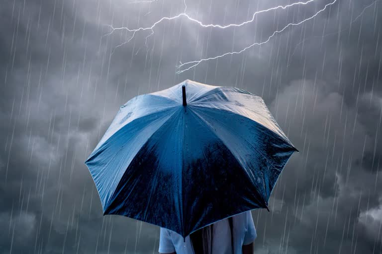 Read more about the article मध्यप्रदेश में गर्मी नहीं, बारिश ने मचाया कहर: 139 साल का रिकॉर्ड टूटा, 27 से ज्यादा जिलों में अलर्ट जारी!