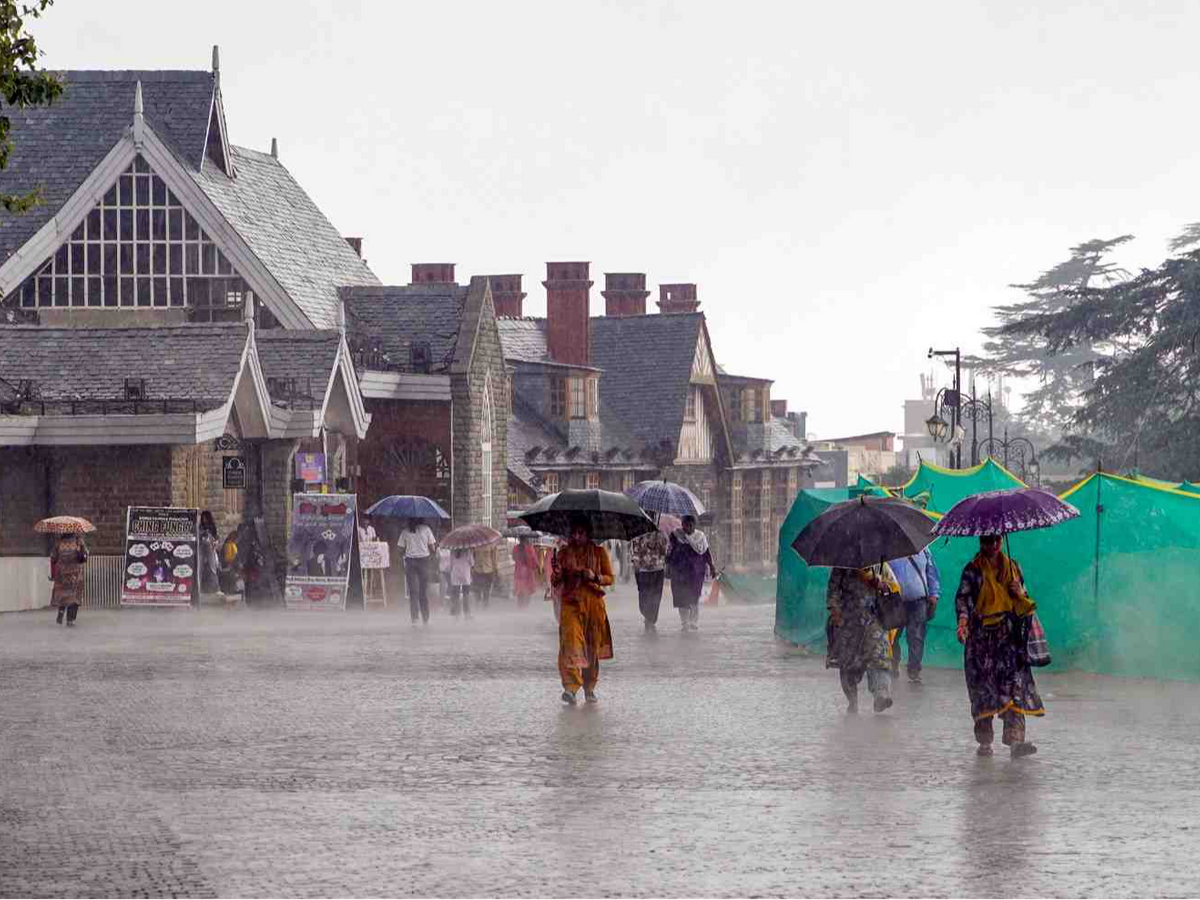 Read more about the article मध्यप्रदेश में मानसूनी कहर: 5 दिन में पूरे प्रदेश पर छाया बादलों का साया, कई रास्ते बंद; नदी में युवक की मौत, ट्रैक्टर बहा — मौसम विभाग ने जारी किया ऑरेंज अलर्ट!