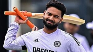 Read more about the article इंग्लैंड के खिलाफ टेस्ट सीरीज़ से बाहर हुए ऋषभ पंत, पैर की उंगली में फ्रैक्चर के कारण कम से कम 6 हफ्तों का आराम ज़रूरी!