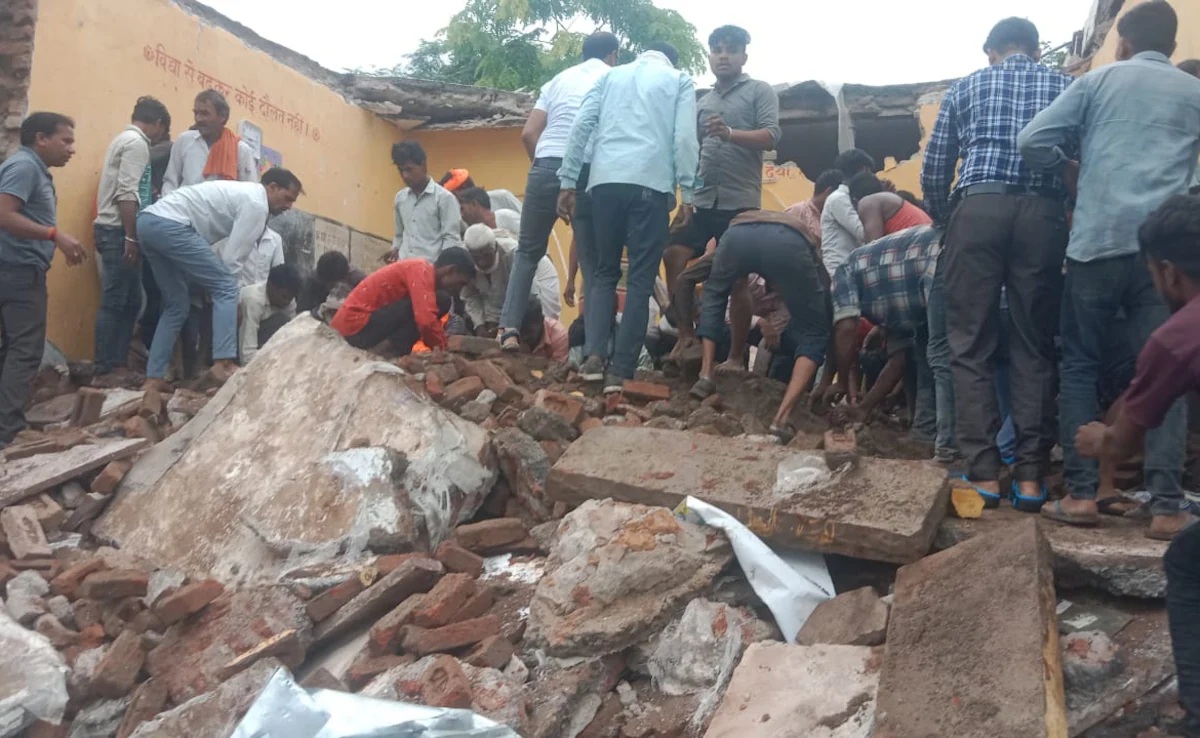 Read more about the article झालावाड़ स्कूल हादसा: छत गिरने से 7 मासूमों की मौत, 9 से ज्यादा बच्चे गंभीर; राष्ट्रपति, पीएम और सीएम ने जताया दुख, दोषियों पर कार्रवाई के दिए निर्देश!
