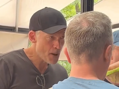 You are currently viewing हॉलीवुड स्टार निकोलाज कोस्टर-वॉल्डाउ भारत पहुंचे, बेंगलुरु के रामेश्वरम कैफे में खाई इडली; फैन ने ली सेल्फी, इंटरनेट पर वायरल हुआ वीडियो!