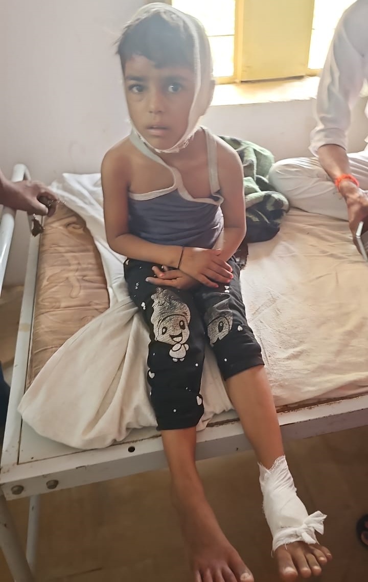 Read more about the article जैसलमेर: स्कूल का जर्जर गेट गिरा, 7 साल के मासूम अरबाज की दर्दनाक मौत; छुट्टी के वक्त बहनों को लेने आया था स्कूल, कलेक्टर ने बनाई जांच कमेटी!