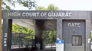 Read more about the article गुजरात HC के वकीलों की हड़ताल जारी: जस्टिस संदीप भट्ट के तबादले के विरोध में लगातार दूसरे दिन न्यायिक कामकाज ठप, गुजरात हाईकोर्ट बार ने बनाई 6 सदस्यीय समिति; कहा- “जस्टिस भट्ट का ट्रांसफर अनुचित”!