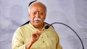 Read more about the article सुप्रीम कोर्ट के आदेश के बीच RSS प्रमुख का सुझाव – शेल्टर नहीं, आबादी पर नियंत्रण हो प्राथमिकता; पुरी में शंकराचार्य से मिले मोहन भागवत, धार्मिक और सामाजिक मुद्दों पर हुई चर्चा!