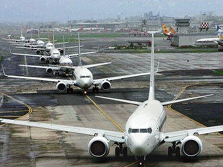 You are currently viewing मध्यप्रदेश में विमानन विस्तार की बड़ी पहल : 11 जिलों में हवाई पट्टियों का होगा विस्तार, 28 जिलों में बनेगी नई एयरस्ट्रिप; 5 बड़े शहरों में हेलीपैड तैयार!