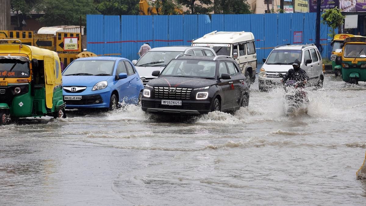 You are currently viewing मध्यप्रदेश में बारिश का नया अपडेट: रविवार से थमी तेज बारिश, अब हल्की बौछारें; नदी-नाले उफान पर!