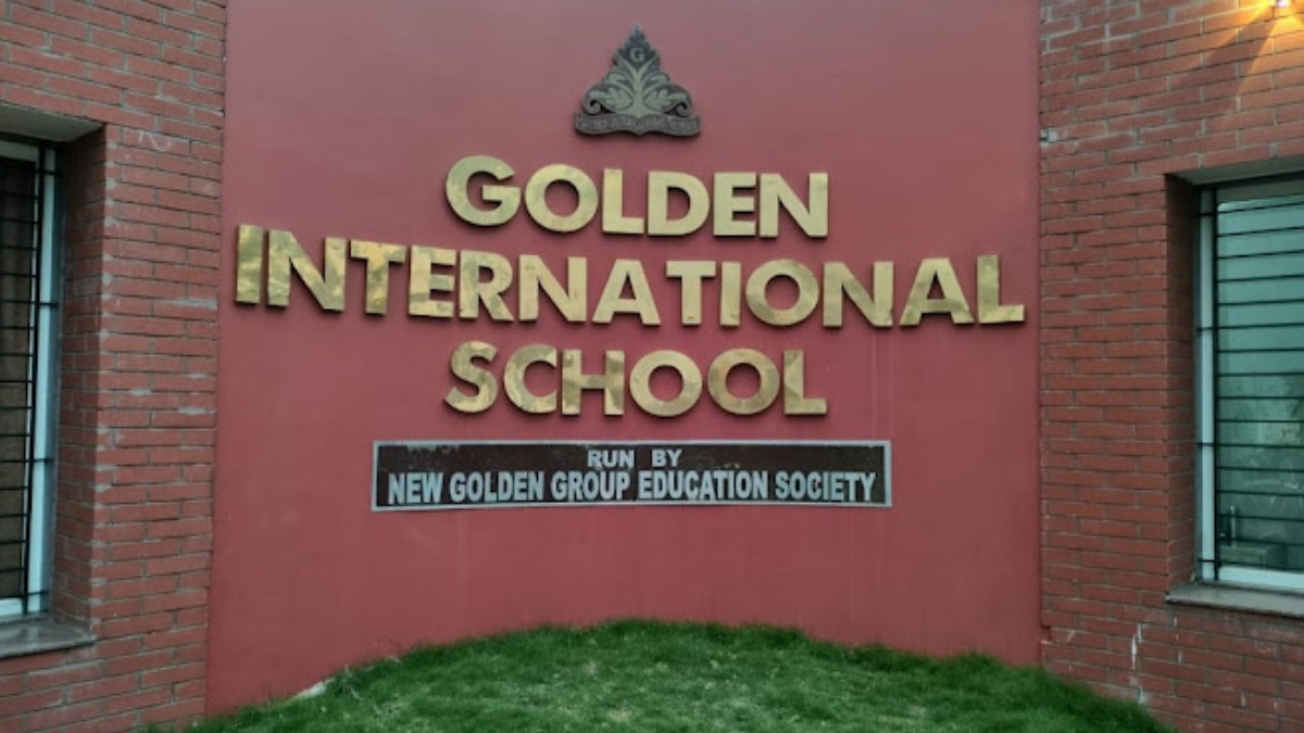 You are currently viewing इंदौर के गोल्डन स्कूल में भूकंप जैसा हड़कंप! ईमेल में मिली बम धमकी, बच्चों को तुरंत घर भेजा गया; पुलिस डॉग स्क्वाड के साथ मौके पर सक्रिय