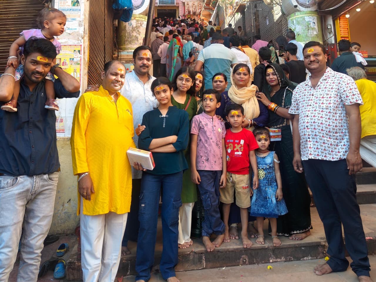 You are currently viewing नेपाल हिंसा में फंसे छतरपुर के 14 लोग: बच्चों और महिलाओं संग होटल में कैद, PM–CM से लगाई मदद की गुहार; CM मोहन यादव बोले – हरसंभव मदद करेंगे!