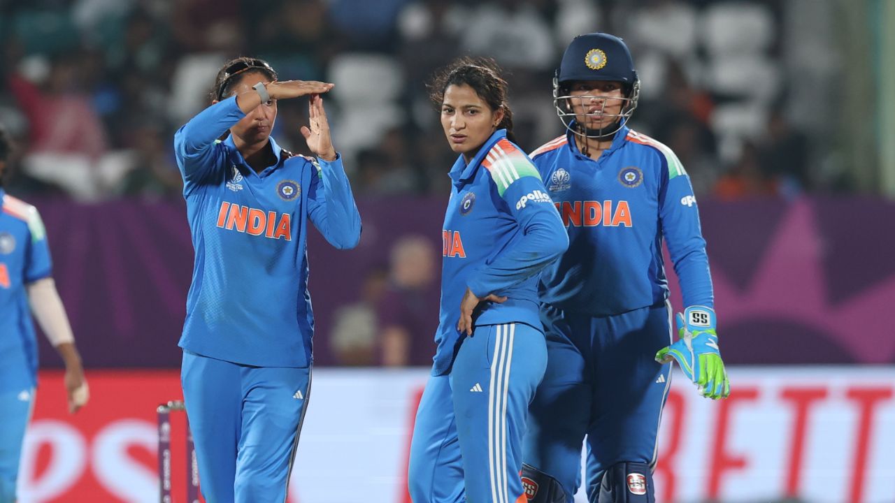 You are currently viewing पहले टॉप ऑर्डर फेल, फिर खराब गेंदबाजी, रिचा घोष की पारी गई बेकार! टीम इंडिया को साउथ अफ्रीका के हाथों मिली हार