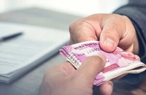 Read more about the article सीधी में CBI की बड़ी कार्रवाई! SBI ऑफिसर 10 हजार की रिश्वत लेते रंगे हाथ गिरफ्तार — मुद्रा लोन के नाम पर कर रहा था वसूली