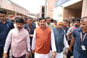 Read more about the article काशी से महाकाल तक ‘विरासत के साथ विकास’ का विजन: CM मोहन यादव ने वाराणसी में देखा मॉडल, सिंहस्थ-2028 के लिए बनेगा रोडमैप; काशी-महाकाल के बीच होगा MOU