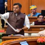 दिल्ली के डिप्टी सीएम प्रवेश वर्मा ने विधानसभा में ‘शीश महल’ के खर्चों की दिखाई लंबी लिस्ट, केजरीवाल को बताया ‘रहमान डकैत’