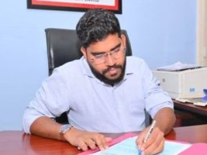 Read more about the article जबलपुर स्मार्ट सिटी में नया विवाद: महिला कर्मचारी का IAS CEO पर आरोप, ‘दो कौड़ी की कर्मचारी’ कहकर किया अपमान
