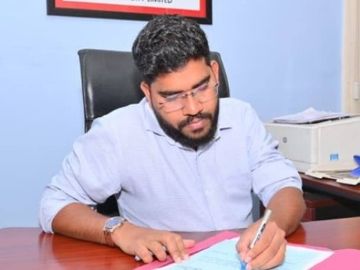 जबलपुर स्मार्ट सिटी में नया विवाद: महिला कर्मचारी का IAS CEO पर आरोप, ‘दो कौड़ी की कर्मचारी’ कहकर किया अपमान