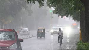 You are currently viewing MP में मौसम का यू-टर्न: भीषण गर्मी के बीच आंधी, बारिश और ओले; 35 जिलों में असर, 21 में अलर्ट जारी