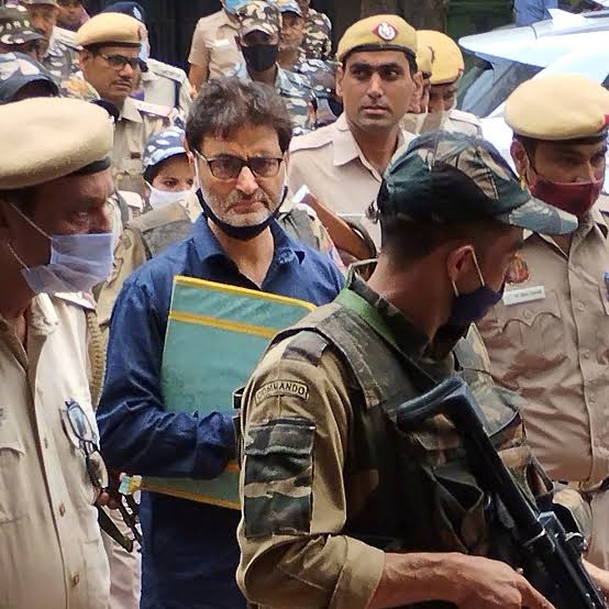 You are currently viewing 36 साल पुराने सरला भट्ट हत्याकांड में यासीन मलिक समेत 5 पर चार्जशीट: आरोप- कश्मीरी पंडित नर्स का अपहरण कर 4 दिन तक किया टॉर्चर, फिर गोली मारकर हत्या