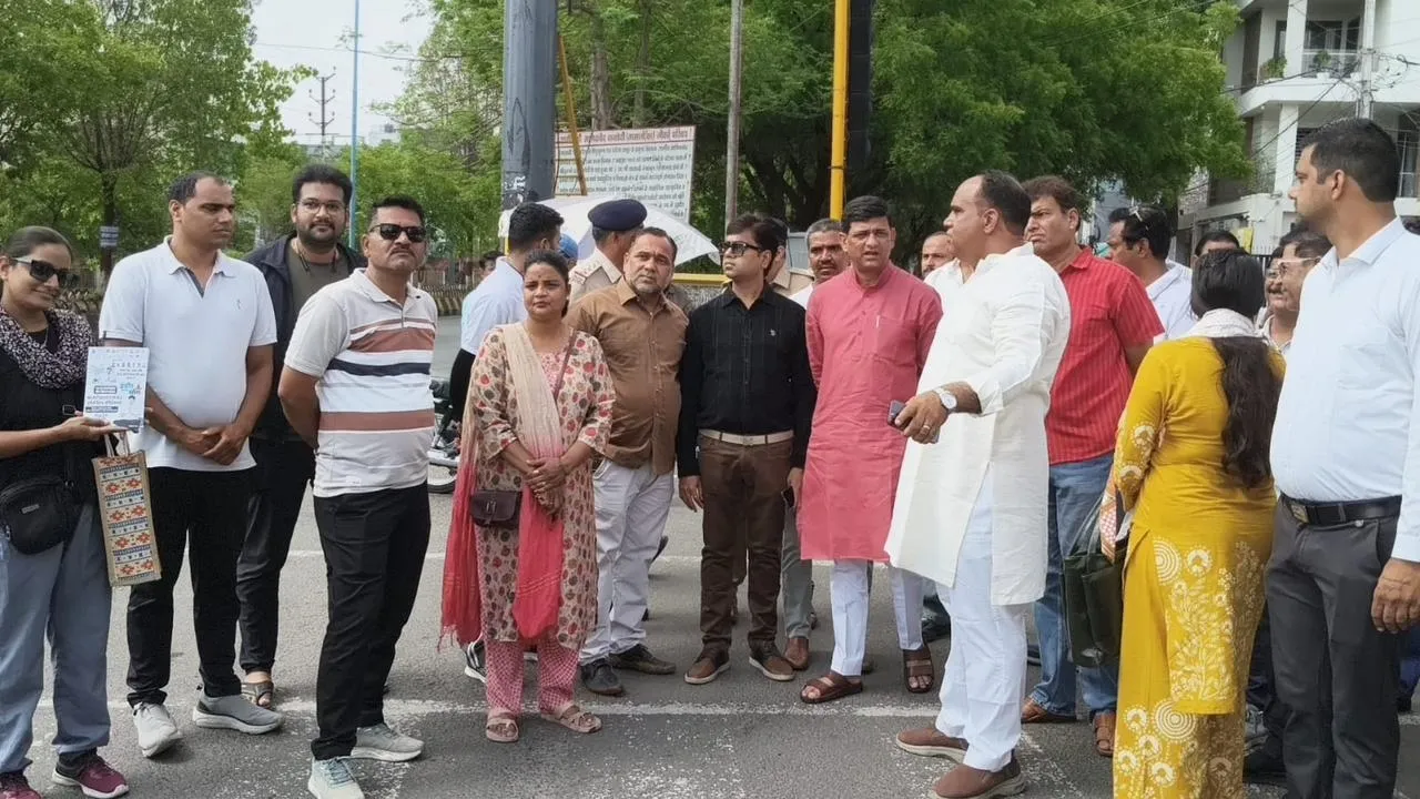 You are currently viewing इंदौर: योग दिवस पर इंदौर बनाएगा नया इतिहास, 10000 से अधिक साधक करेंगे सामूहिक भ्रामरी प्राणायाम