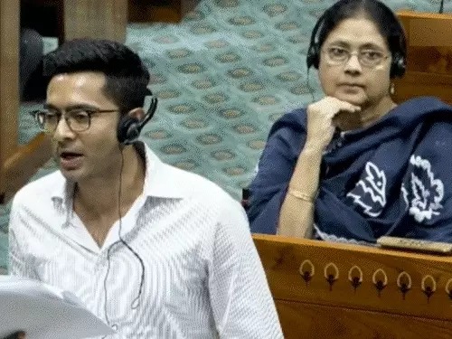 लोकसभा में पेपर लीक बिल पर गरमाई बहस: महुआ को स्पीकर ने टोका, प्रियंका-निशिकांत में तीखी नोकझोंक, अखिलेश ने सरकार की नीयत पर उठाए सवाल