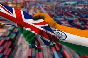 Read more about the article भारत-यूके CETA लागू: 99% भारतीय निर्यात को मिलेगा शुल्क-मुक्त प्रवेश, स्कॉच व्हिस्की और ब्रिटिश कारें होंगी सस्ती