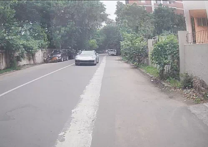 अहमदाबाद में 300 की रफ्तार से Porsche दौड़ाने वाला गिरफ्तार, कार जब्त