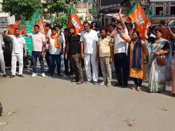 Read more about the article झारखंड में छात्र आंदोलन पर सियासी घमासान: ABVP-पुलिस में झड़प, लाठीचार्ज के विरोध में भाजपा का बंद