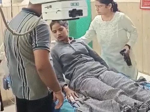 You are currently viewing वाराणसी एयरपोर्ट पर पिस्टल की जांच के दौरान चली गोली, दो कर्मचारी घायल