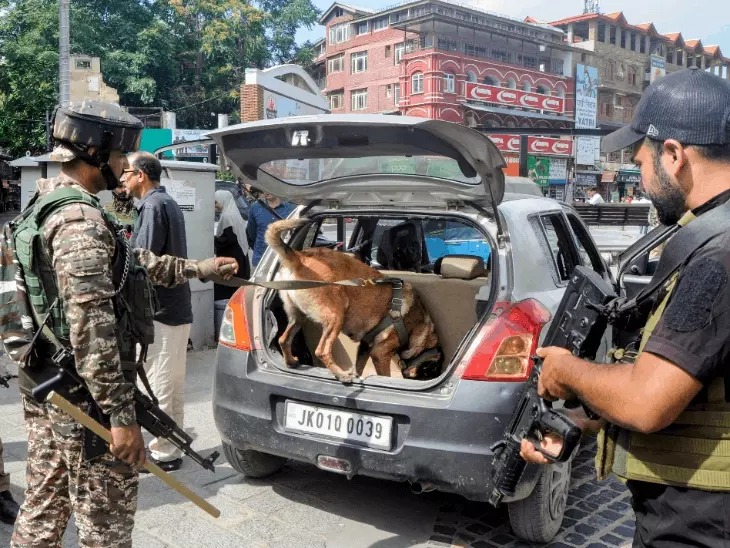 Read more about the article कश्मीर में प्रवासी मजदूरों की सुरक्षा बढ़ाने की तैयारी, बनाए जाएंगे सुरक्षित क्लस्टर व्यवस्था पर जोर