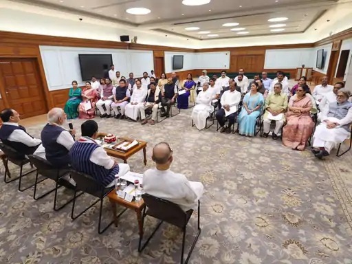 पीएम आवास पर एनडीए सांसदों की अहम बैठक, सहयोगी दलों के जनप्रतिनिधियों को दिया एकजुटता और भरोसे का संदेश